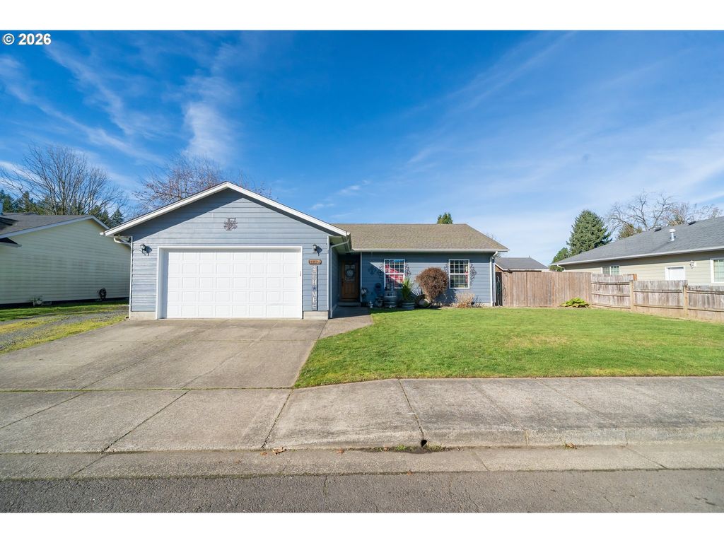 1137 Se 2ND Ave, Mill City, OR 97360