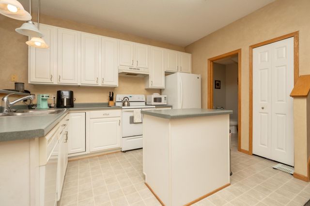 540 Tamarack Trail 406, Farmington, MN 55024