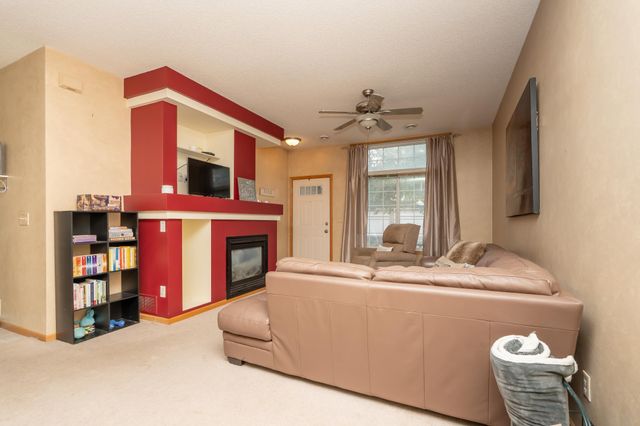 540 Tamarack Trail 406, Farmington, MN 55024