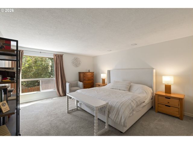 2910 CARRIAGE Way, West Linn, OR 97068
