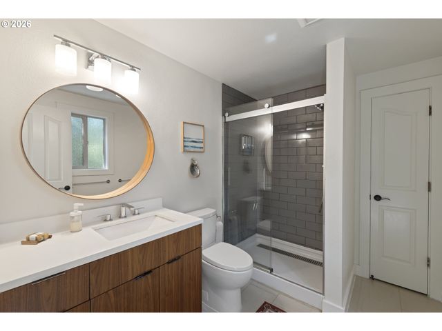 2910 CARRIAGE Way, West Linn, OR 97068