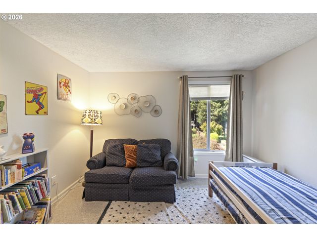 2910 CARRIAGE Way, West Linn, OR 97068