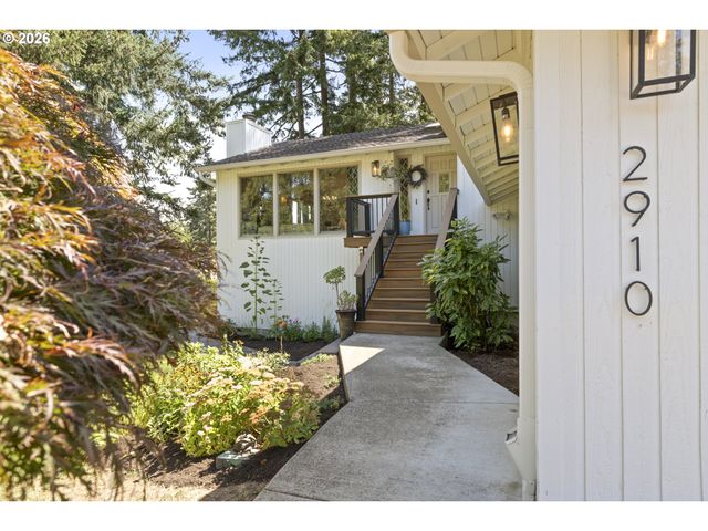 2910 CARRIAGE Way, West Linn, OR 97068