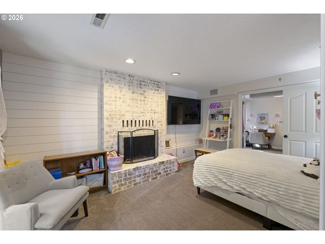 2910 CARRIAGE Way, West Linn, OR 97068