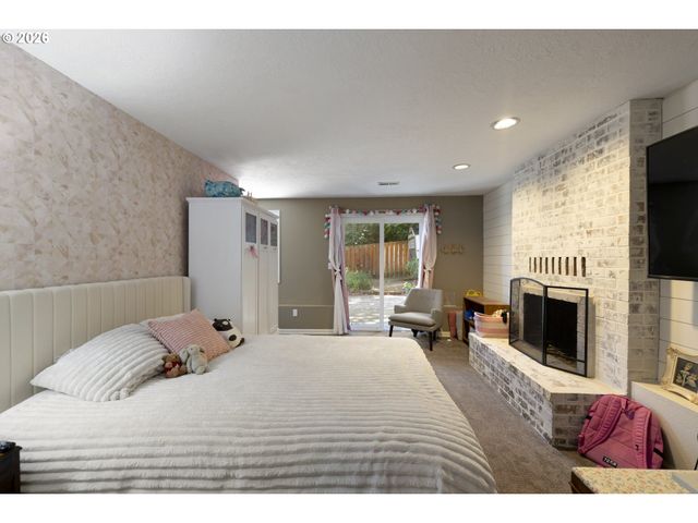2910 CARRIAGE Way, West Linn, OR 97068