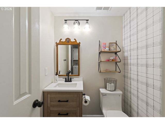 2910 CARRIAGE Way, West Linn, OR 97068