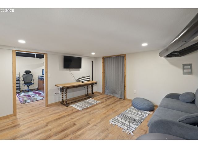 2910 CARRIAGE Way, West Linn, OR 97068