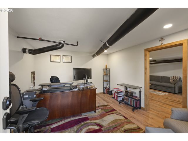2910 CARRIAGE Way, West Linn, OR 97068