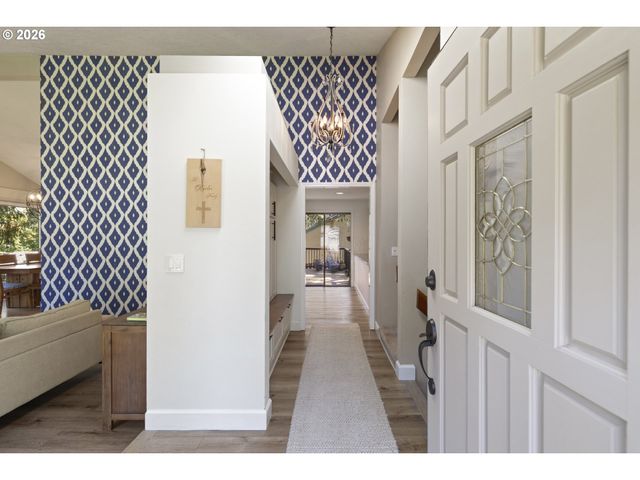 2910 CARRIAGE Way, West Linn, OR 97068
