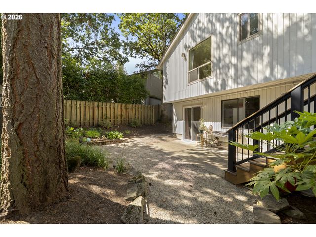 2910 CARRIAGE Way, West Linn, OR 97068