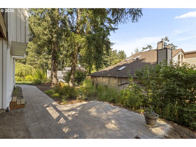 2910 CARRIAGE Way, West Linn, OR 97068