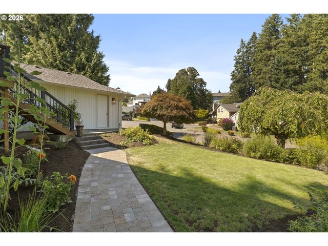 2910 CARRIAGE Way, West Linn, OR 97068
