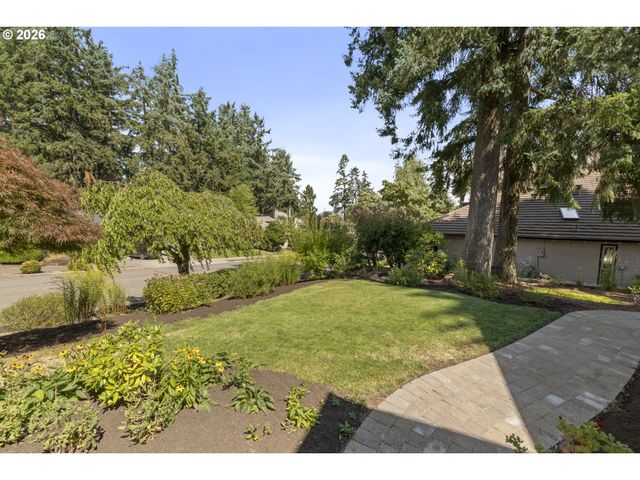 2910 CARRIAGE Way, West Linn, OR 97068