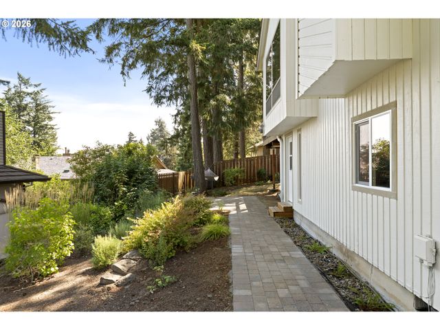 2910 CARRIAGE Way, West Linn, OR 97068