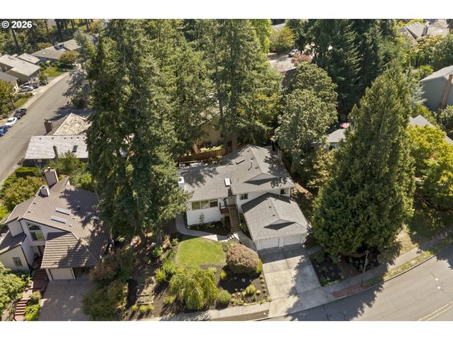2910 CARRIAGE Way, West Linn, OR 97068