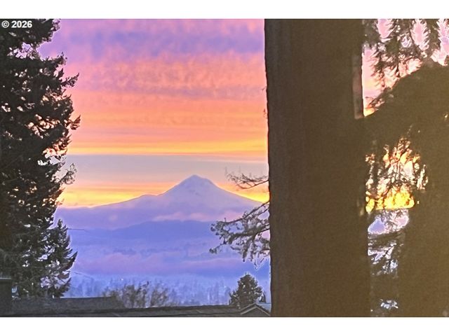 2910 CARRIAGE Way, West Linn, OR 97068