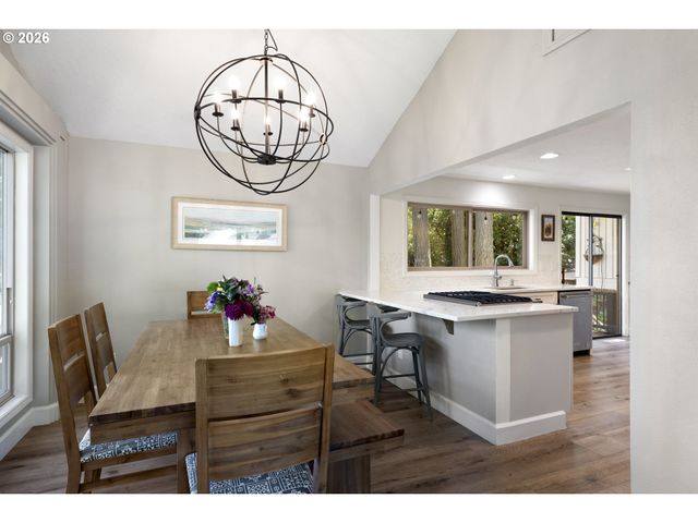 2910 CARRIAGE Way, West Linn, OR 97068