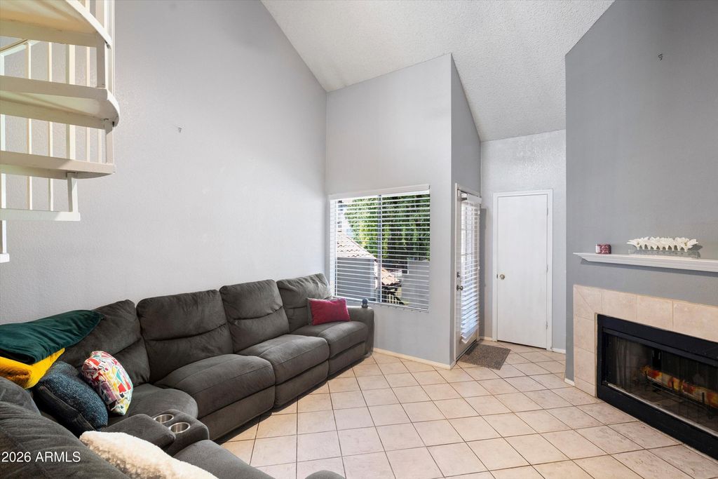 Image 5 of property listing at 19820 N 13TH Avenue 255, Phoenix, AZ 85027