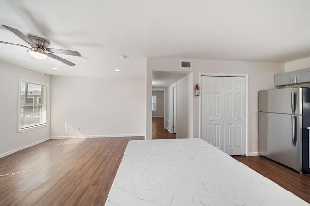 6403 Sloan Street 16, Houston, TX 77087