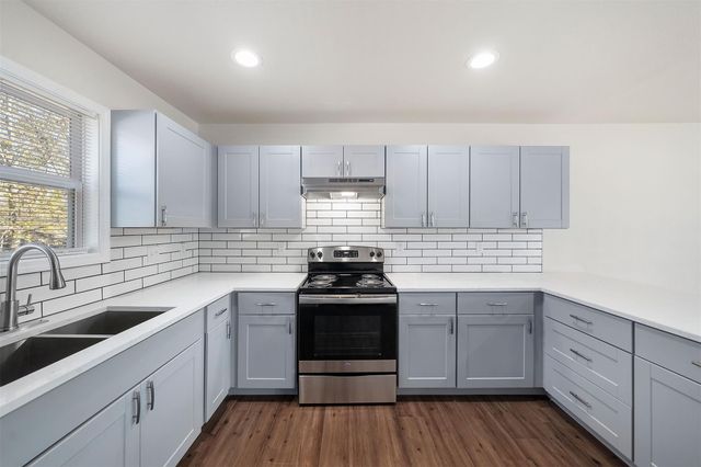 6403 Sloan Street 16, Houston, TX 77087