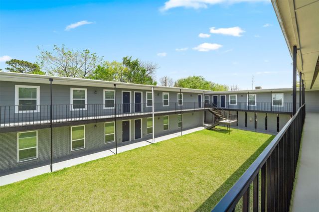 6403 Sloan Street 16, Houston, TX 77087