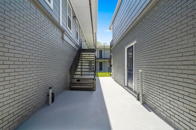 6403 Sloan Street 16, Houston, TX 77087