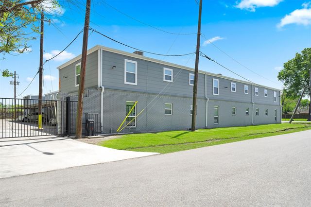 6403 Sloan Street 16, Houston, TX 77087