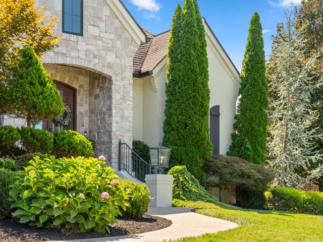 1923 Rolling Creek Dr, Murfreesboro, TN 37128