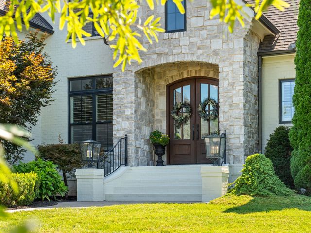 1923 Rolling Creek Dr, Murfreesboro, TN 37128