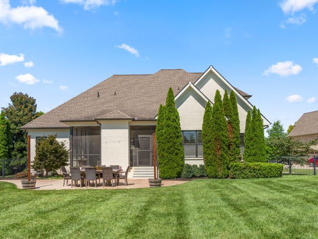 1923 Rolling Creek Dr, Murfreesboro, TN 37128