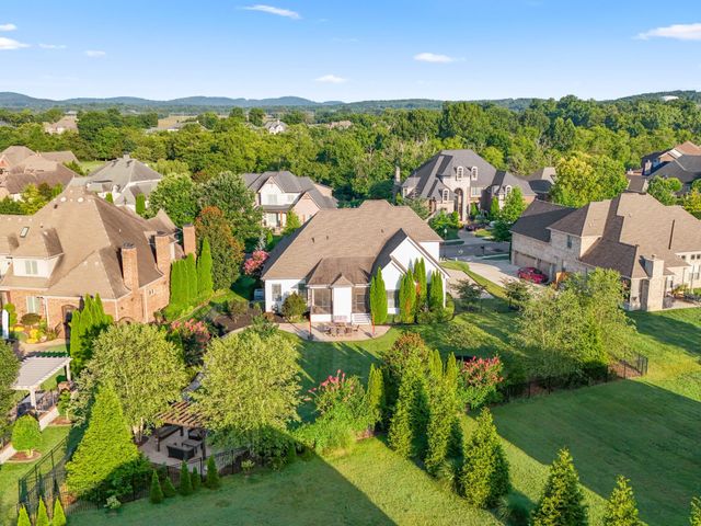 1923 Rolling Creek Dr, Murfreesboro, TN 37128