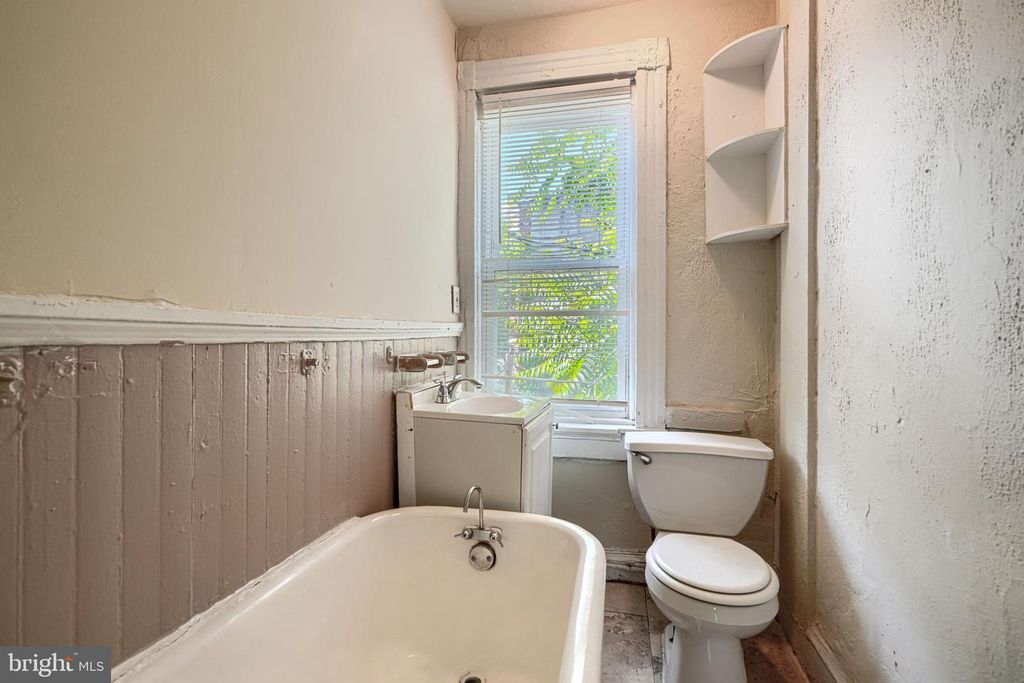 Image 18 of property listing at 1815 CLIFTON AVE, Baltimore, MD 21217