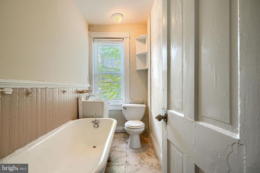 Image 19 of property listing at 1815 CLIFTON AVE, Baltimore, MD 21217