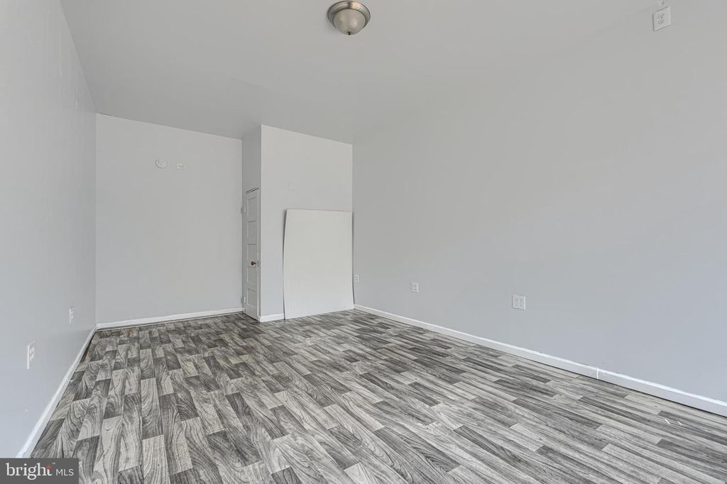 Image 5 of property listing at 1815 CLIFTON AVE, Baltimore, MD 21217