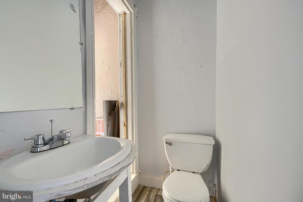 Image 7 of property listing at 1815 CLIFTON AVE, Baltimore, MD 21217