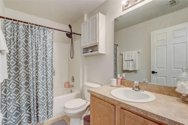 2033 NEWTOWN ROAD, Groveland, FL 34736