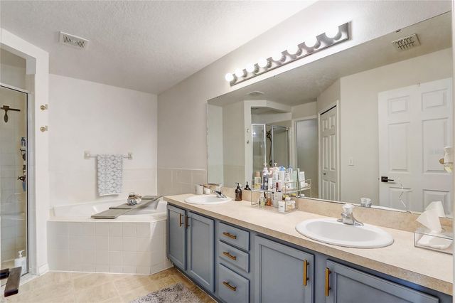 2033 NEWTOWN ROAD, Groveland, FL 34736