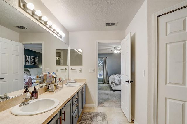 2033 NEWTOWN ROAD, Groveland, FL 34736