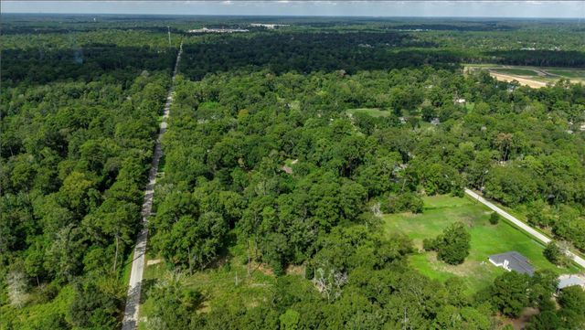 1011 County Road 3709, Splendora, TX 77372