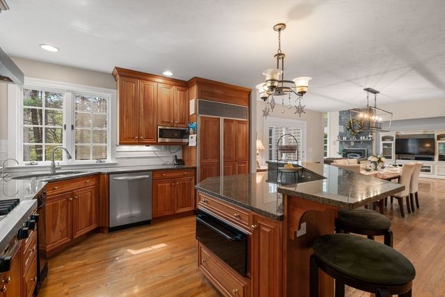 11 Pettees Pond Lane, Westwood, MA 02090