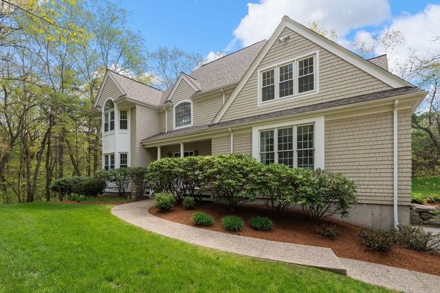 11 Pettees Pond Lane, Westwood, MA 02090