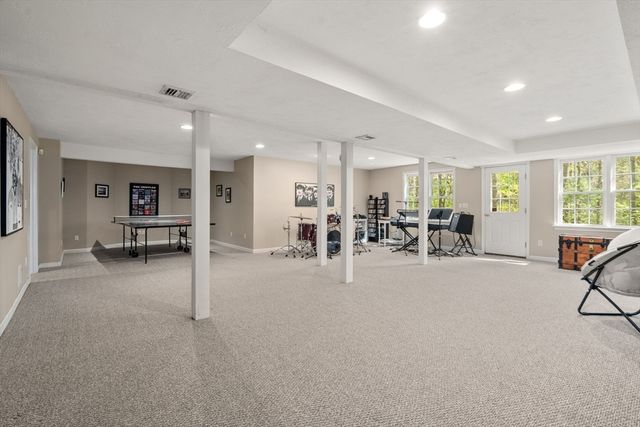 11 Pettees Pond Lane, Westwood, MA 02090