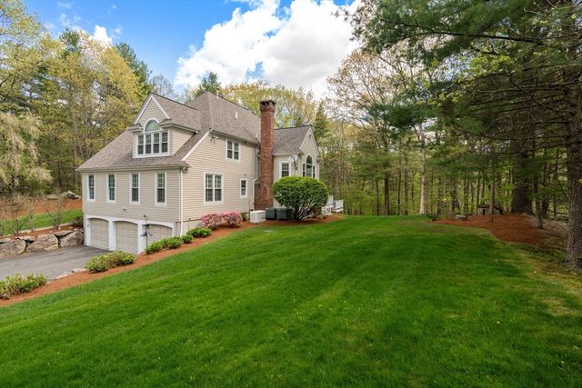 11 Pettees Pond Lane, Westwood, MA 02090