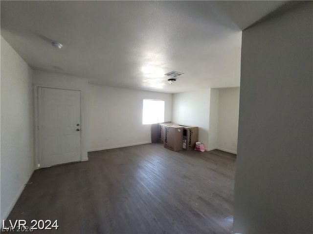 7324 Empress Drive, Las Vegas, NV 89147