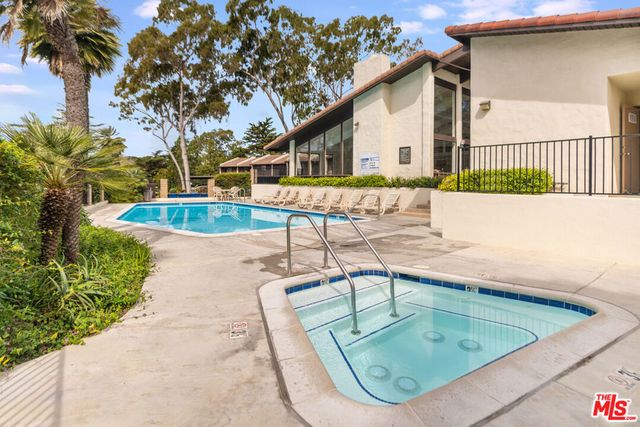 984 Miramonte Drive 4, Santa Barbara, CA 93109