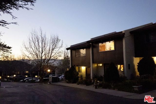 984 Miramonte Drive 4, Santa Barbara, CA 93109