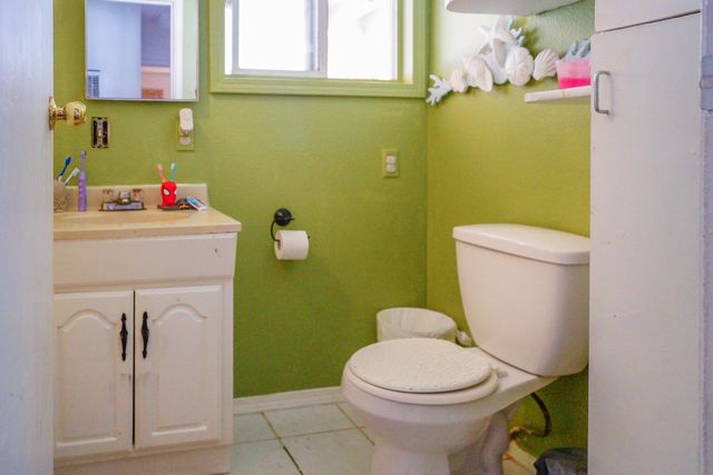 1328 N Leslie Street, Visalia, CA 93291