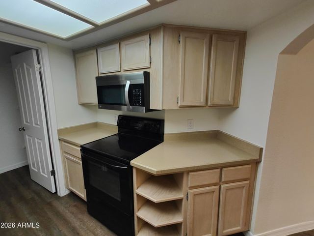 5104 N 32nd Street 214, Phoenix, AZ 85018
