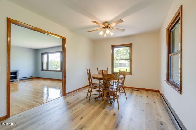 212 Hill Avenue, Surgoinsville, TN 37873