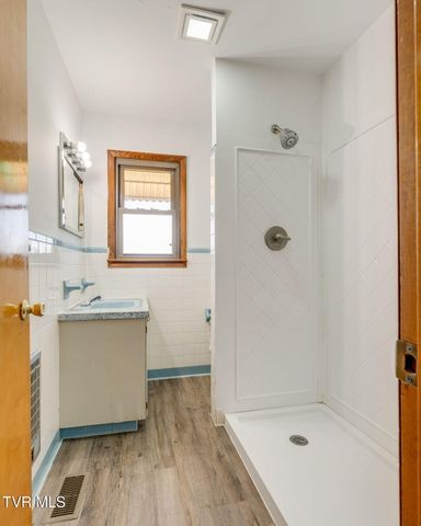 212 Hill Avenue, Surgoinsville, TN 37873